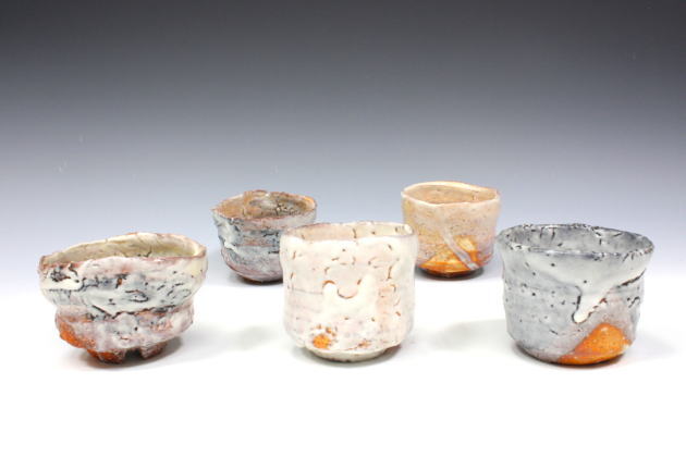 極美品!宇田川抱青　白萩　酒器　萩焼のぐい呑(共箱付) 極美品!宇田川抱青 白萩 酒器 萩焼のぐい呑(共箱付)