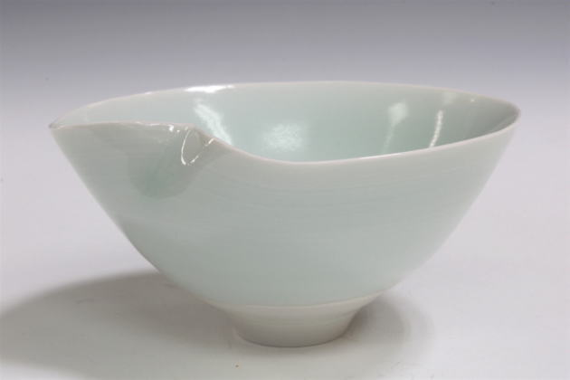 柳瀬美術店 / 深見陶治 「青白磁ぐい呑-1」共箱[FUKAMI Sueharu]Sake cup